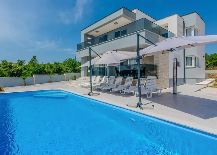 Awesome Home In Slivnica Donja